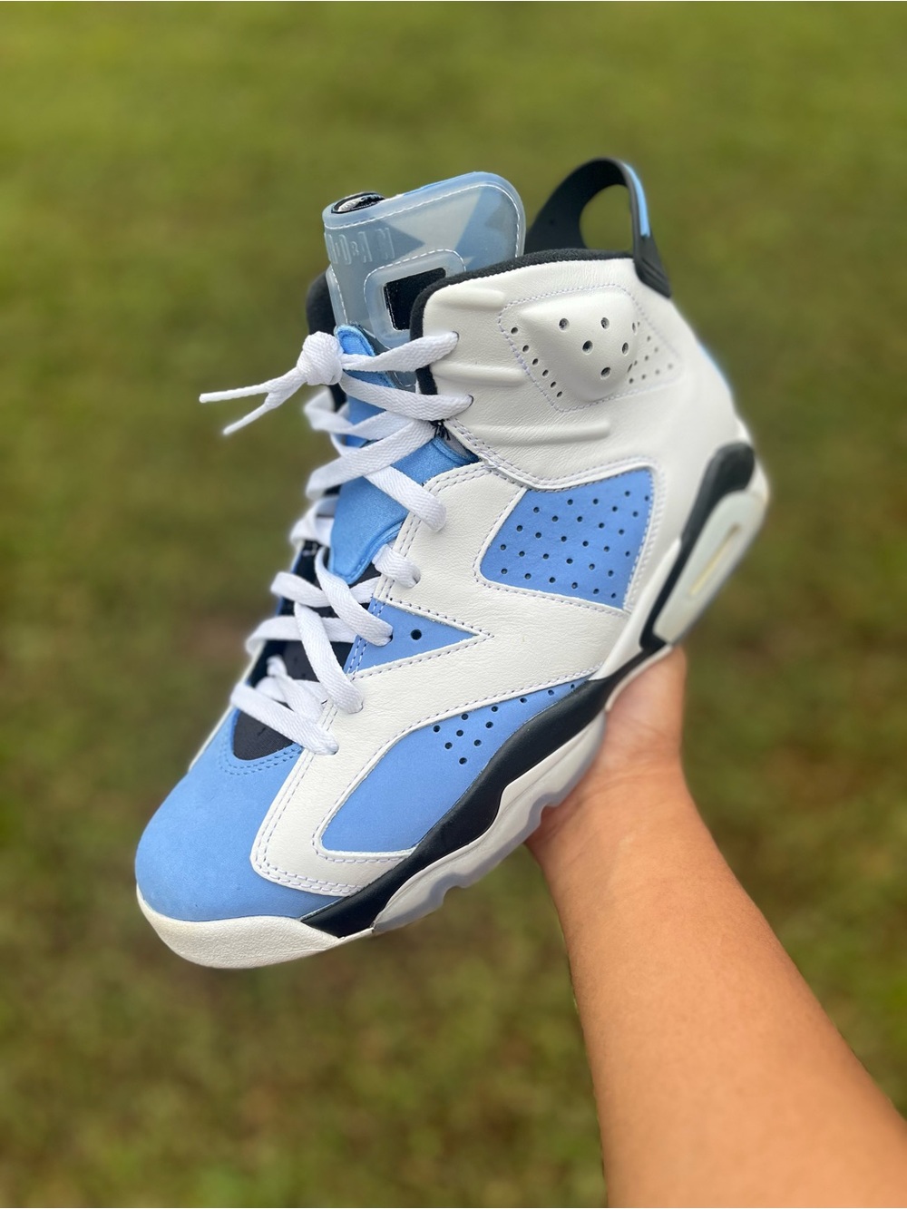 Air Jordan 6 Retro UNC White University Blue Size 9.5
